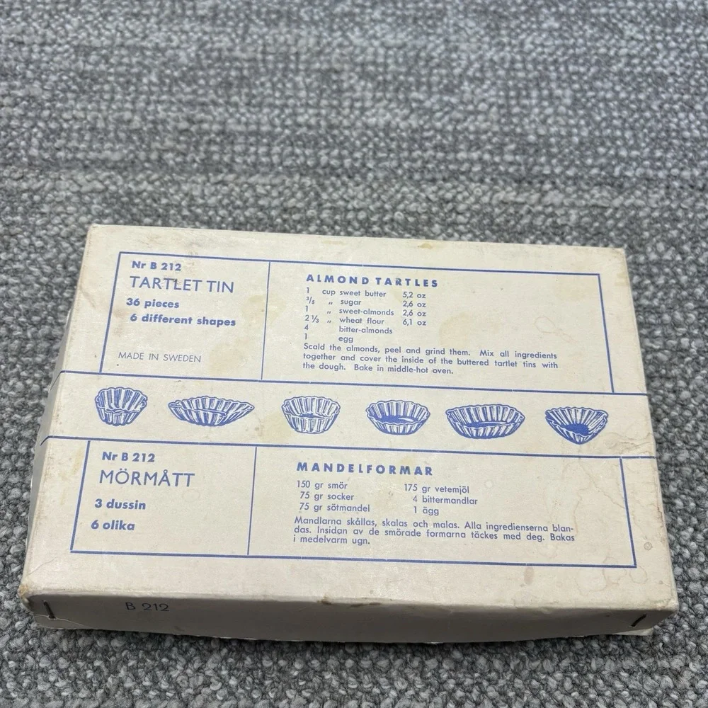 Tarlet Tins Made in Sweden set of 36‎ pieces 6 different shapes B 212 VTG